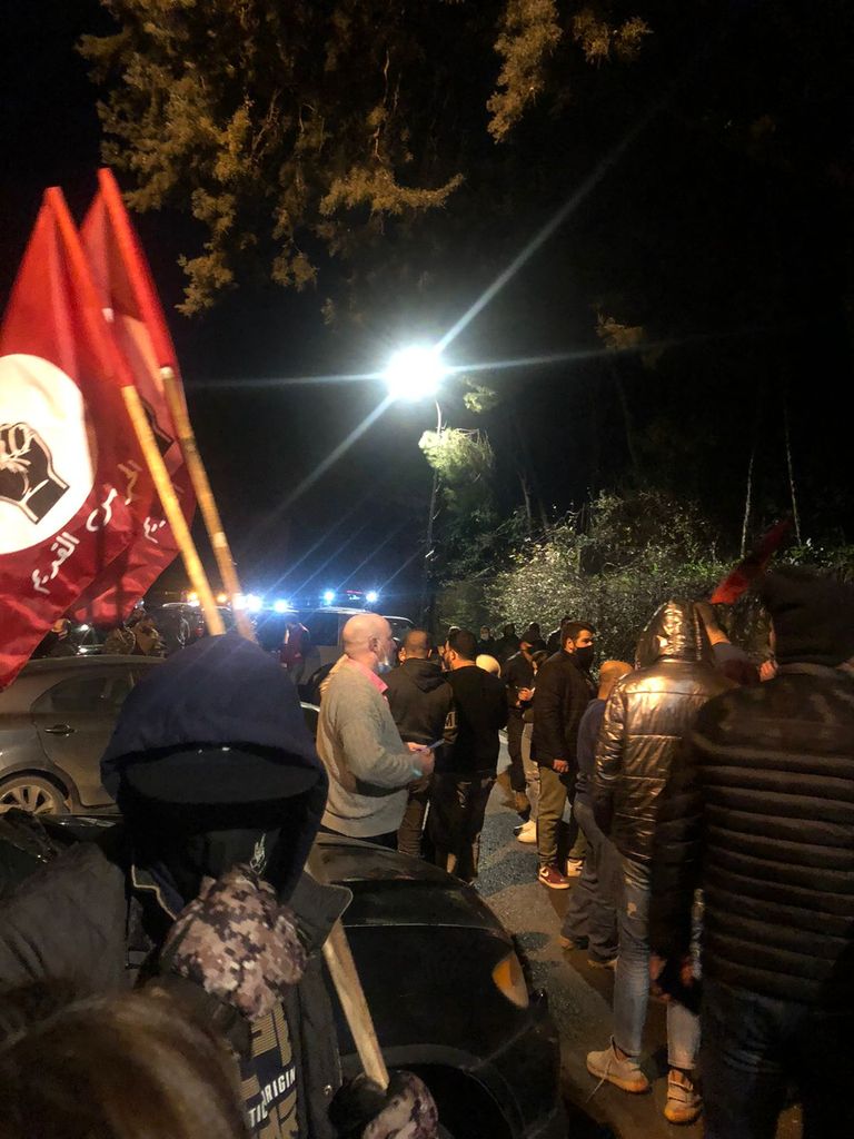 عناصر من الجيش اللبناني أمام منزل حاكم المصرف المركزي