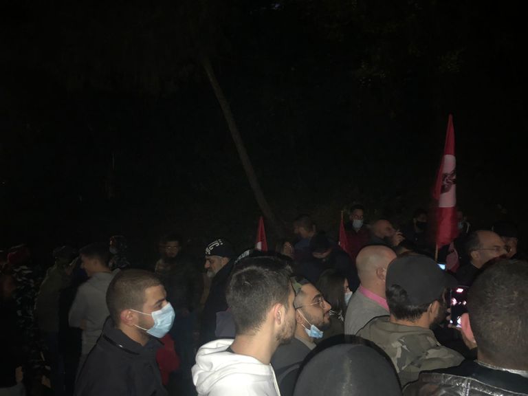 عناصر من الجيش اللبناني أمام منزل حاكم المصرف المركزي