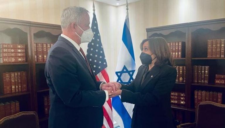 وزير الدفاع الإسرائيلي ونائبة الرئيس الأمريكي
