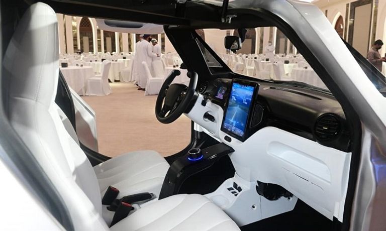 تدشين سيارة "ميس" الكهربائية عُمانية الصنع