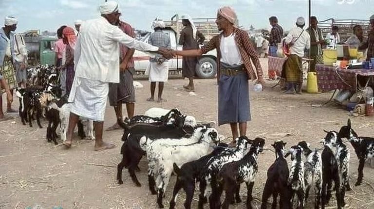 سوق شعبية في اليمن