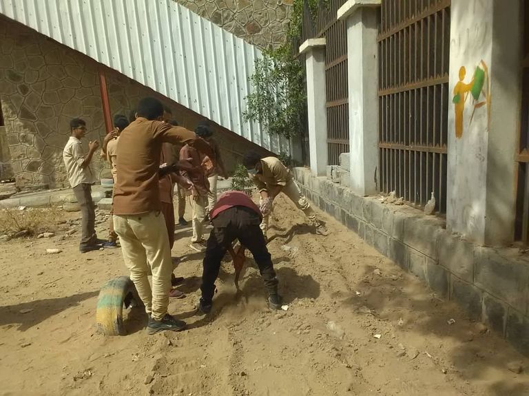 ذوو الهمم في اليمن ينشئون حدائق مدرسية