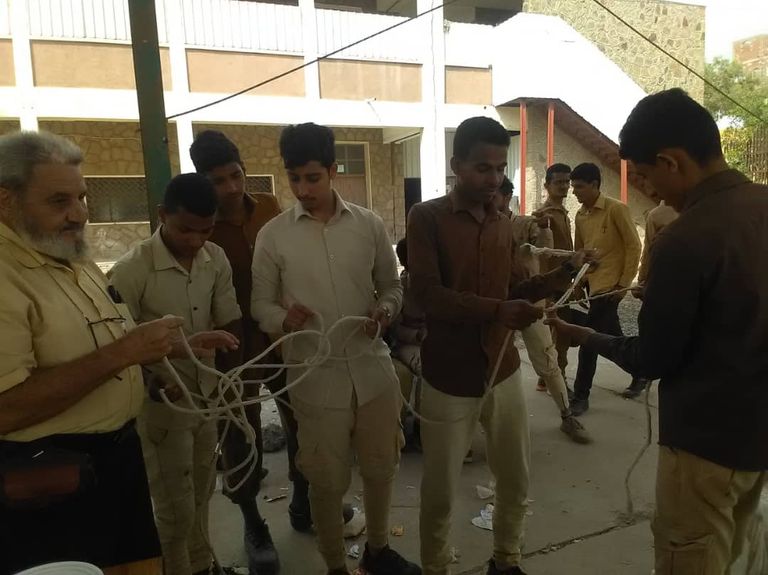 ذوو الهمم في اليمن ينشئون حدائق مدرسية