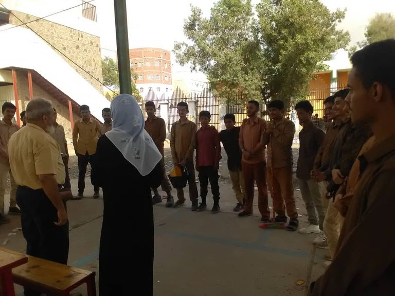 ذوو الهمم في اليمن ينشئون حدائق مدرسية