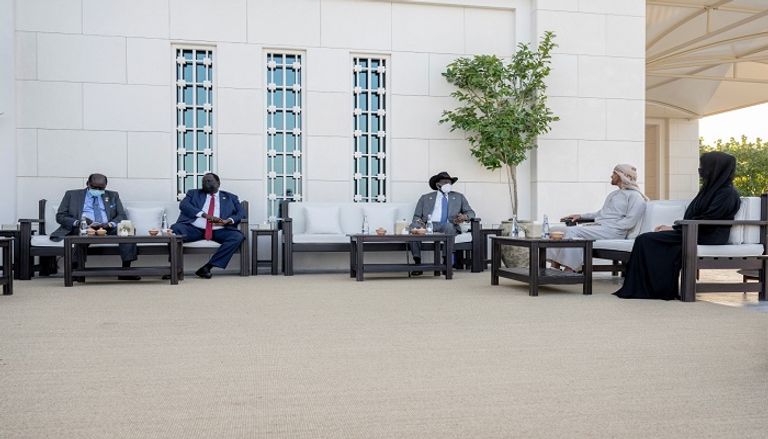 الشيخ محمد بن زايد آل نهيان ورئيس جنوب السودان خلال اللقاء