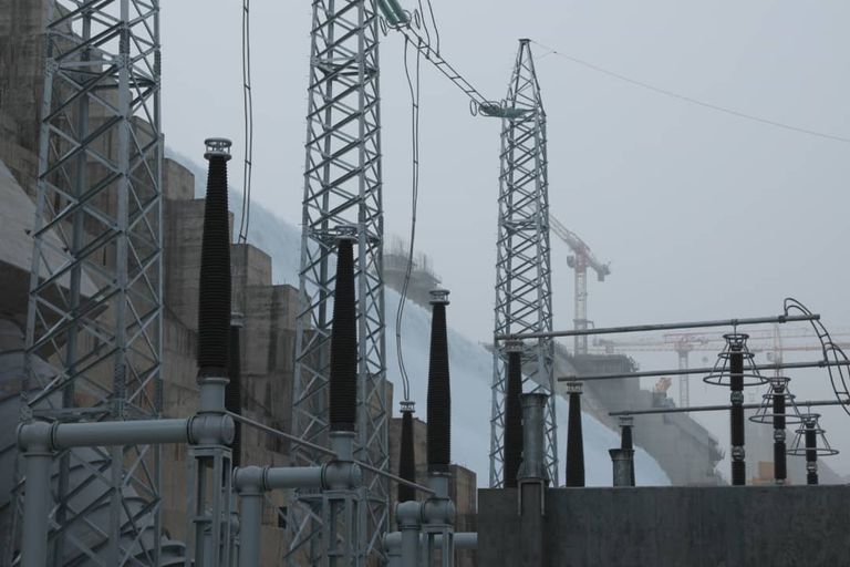 آبي أحمد يدشن عملية توليد الكهرباء 