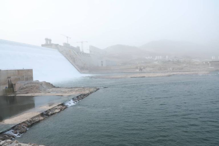 آبي أحمد يدشن عملية توليد الكهرباء 