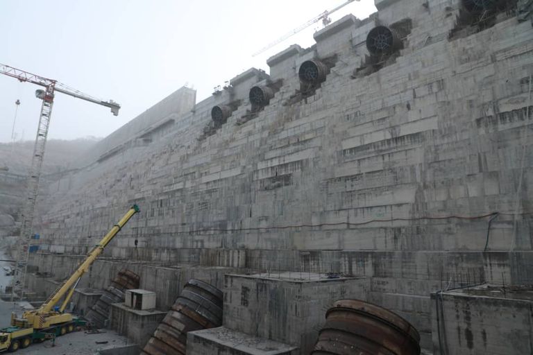 آبي أحمد يدشن عملية توليد الكهرباء 