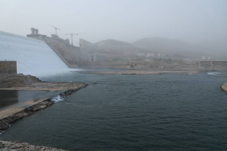 آبي أحمد يدشن عملية توليد الكهرباء 