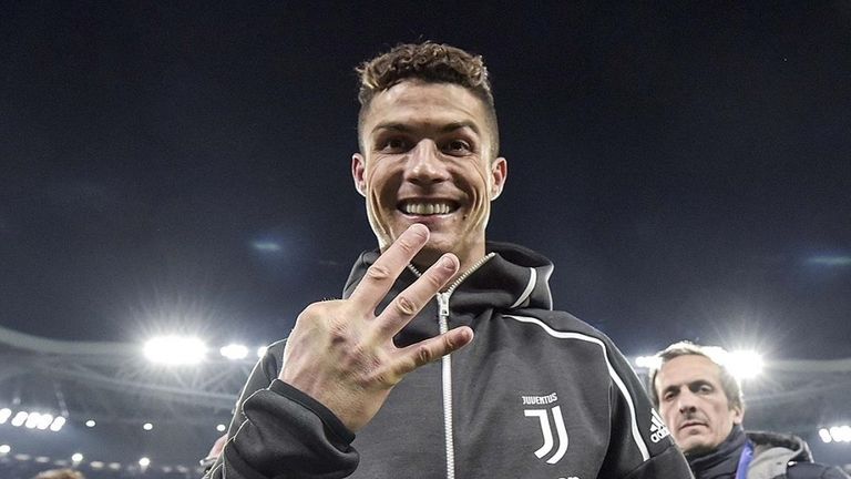 كريستيانو رونالدو يعود لمواجهة أتلتيكو مدريد بقميص مانشستر يونايتد كريستيانو رونالدو نجم مانشستر يونايتد