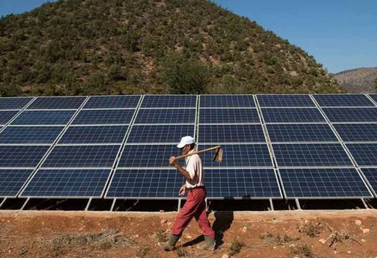 مشروع للطاقة الشمسية جنوبي الجزائر - أرشيفية مشروع للطاقة الشمسية جنوبي الجزائر - أرشيفية