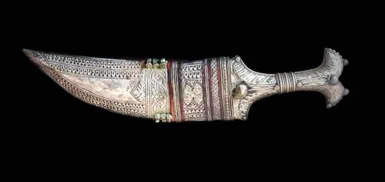 يمني يحوّل منزله إلى متحف للقطع التراثية