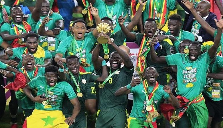 محمد صلاح وساديو ماني وإدوارد ميندي