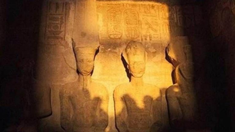 غرفة قدس الأقداس في معبد أبوسمبل معبد أبو سمبل