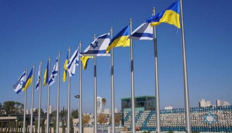 أعلام إسرائيل وأوكرانيا