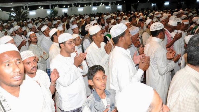 يمنيون يحيون ذكرى ليلة الإسراء والمعراج