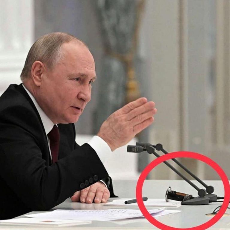 بوتين خلع ساعته خلال اجتماع مجلس الأمن القومي الروسي