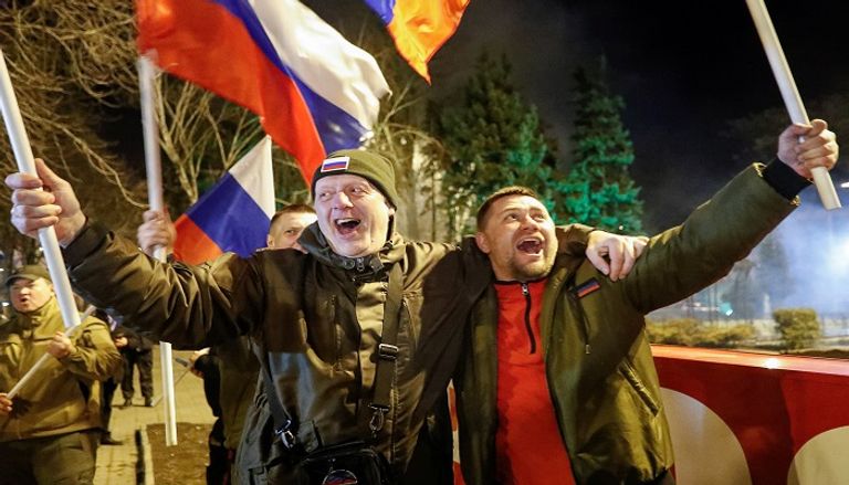 الانفصاليون يحتفلون في الشوارع عقب اعتراف بوتين