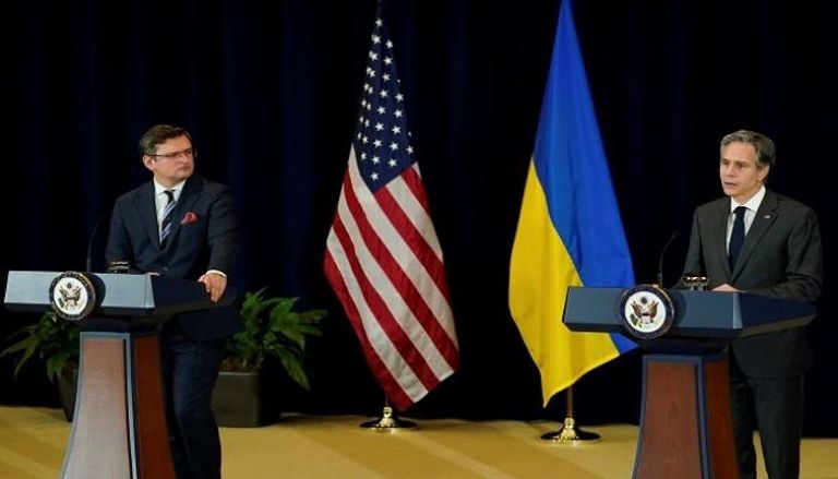 وزير الخارجية الأمريكي خلال مؤتمر صحفي مع نظيره الأوكراني- رويترز
