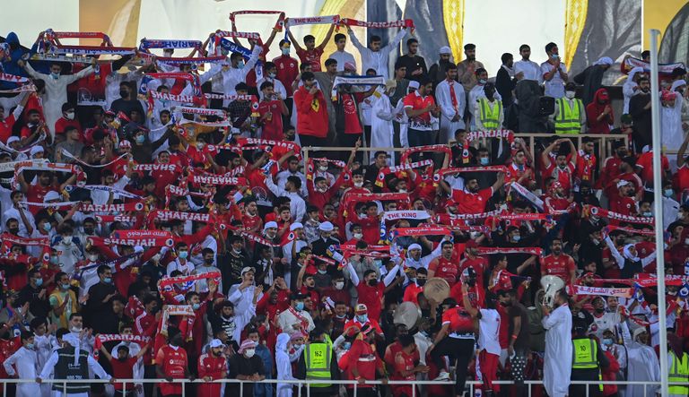 جماهير الشارقة الجماهير تخطف النجومية في البطولة