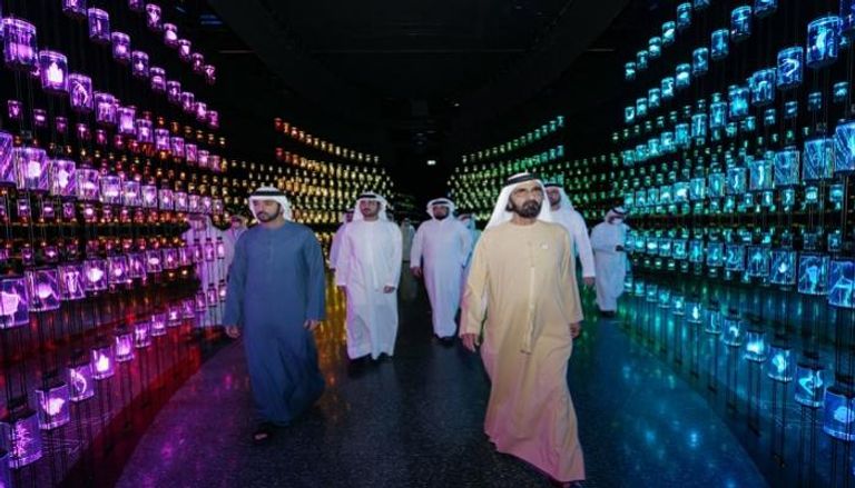الشيخ محمد بن راشد آل مكتوم يطلّع على تجارب متحف المستقبل
