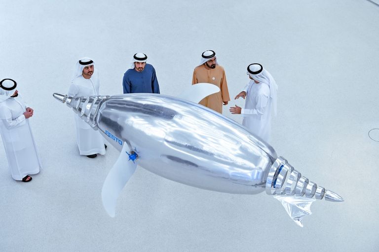 الشيخ محمد بن راشد آل مكتوم يطلّع على تجارب متحف المستقبل