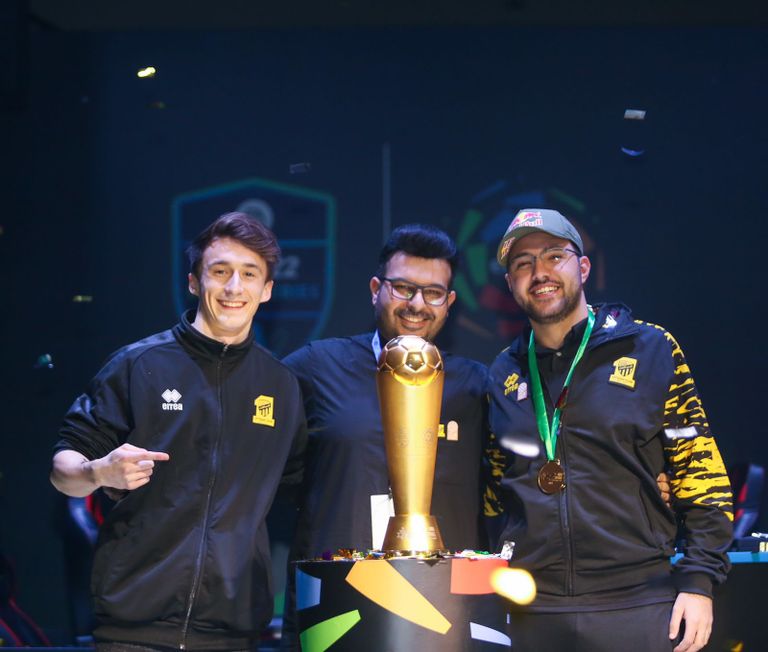 مساعد الدوسري ولقب دوري المحترفين السعودي الإلكتروني