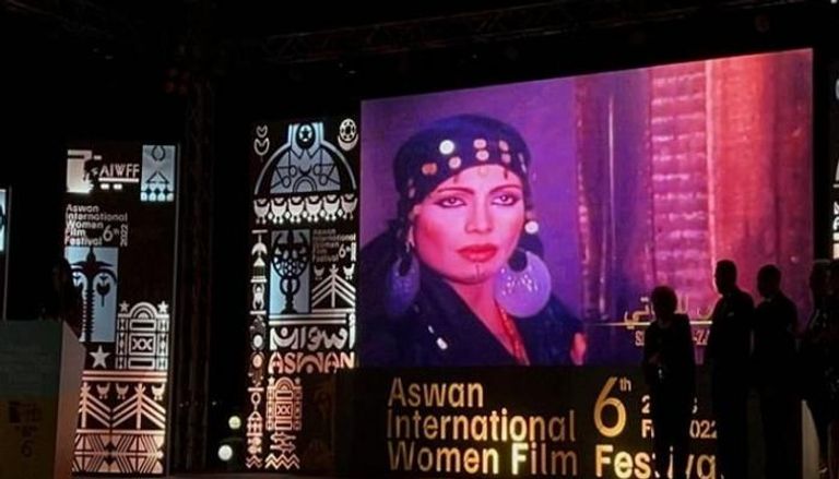المهرجان كرم النجمة المصرية سوسن بدر