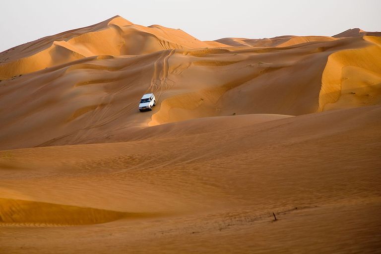 الطبيعة الساحرة في سلطنة عمان عامل جذب سياحي