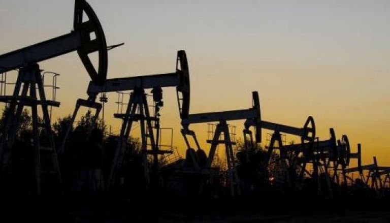 أسعار النفط تقفز تأثرا بالأزمة الأوكرانية