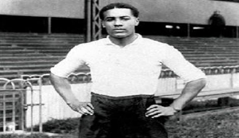 تاريخ كرة القدم يحتفظ بلاعبين شاركوا في حروب عالمية