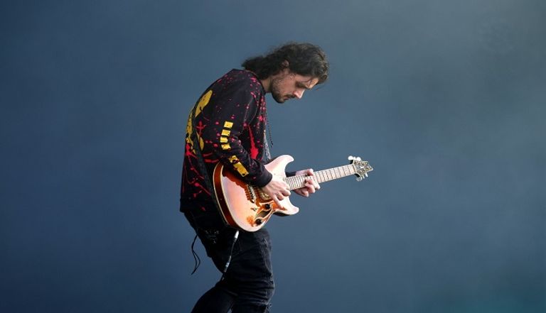 المغني اللبناني هادي سري الدين