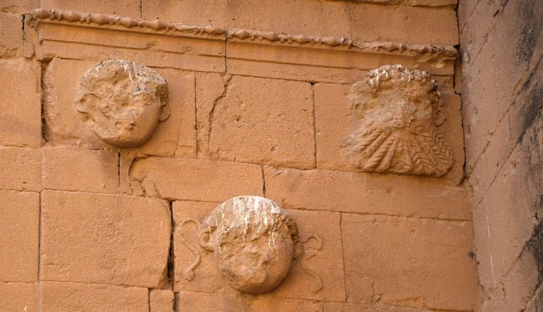 تمثال في مدينة الحضر العراقية القديمة