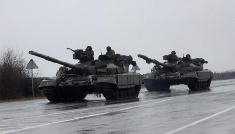 دبابات تابعة للجيش الروسي في طريقها لأوكرانيا