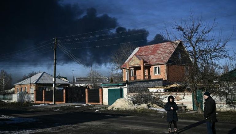 دخان يتصاعد من القصف الروسي على أوكرانيا