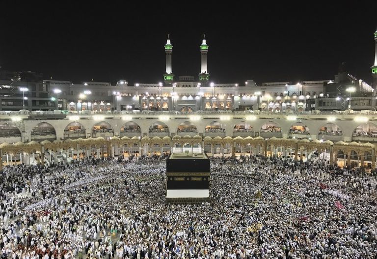 المسجد الحرام بالكامل وجبال مكة