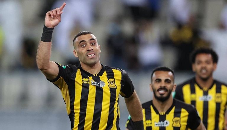 عبدالرزاق حمدالله مهاجم الاتحاد ضد الأهلي الأهلي ضد الاتحاد في ديربي جدة