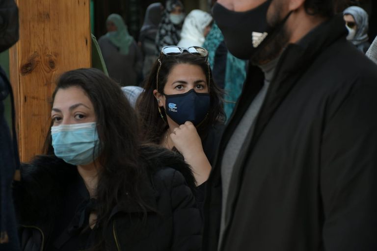 تشييع جثمان جالا فهمي بحضور ميرفت أمين ودنيا سمير غانم