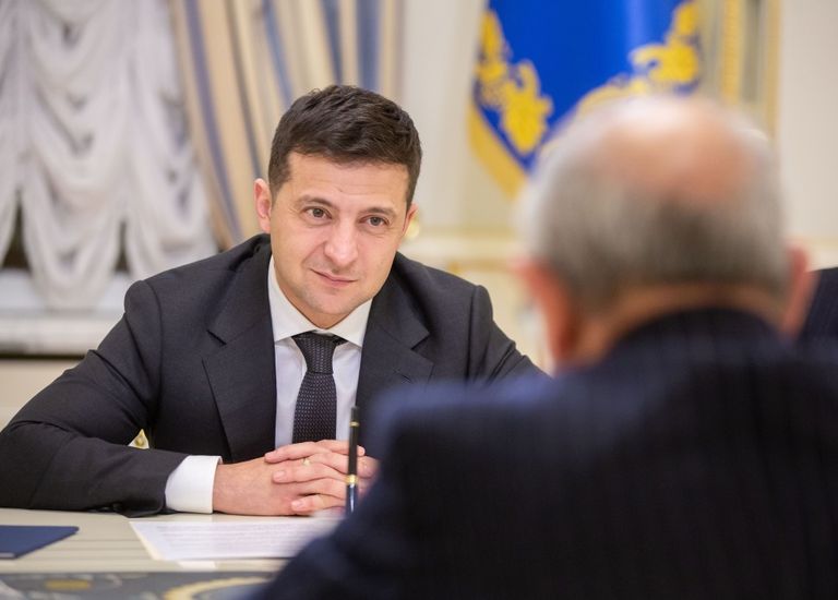 صور لقاء ساويرس مع زيلنسكي من موقع الرئاسة الأوكراني نجيب ساويرس مع الرئيس الأوكراني