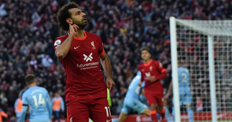 صلاح يحتفل بالتسجيل في مانشستر سيتي روبرت ليفاندوفسكي ومحمد صلاح