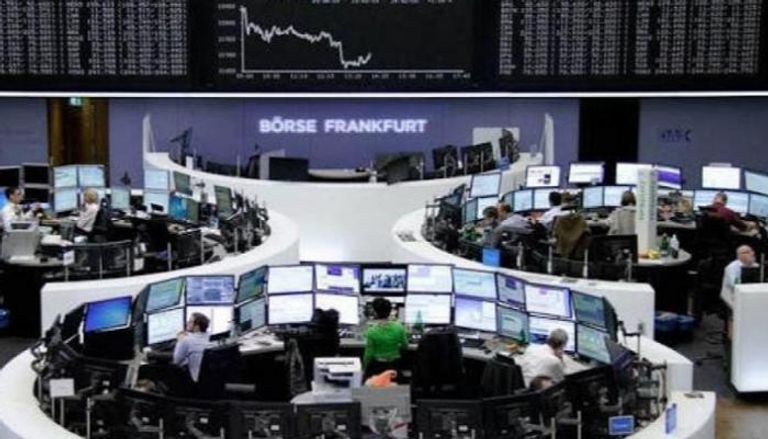 الأسهم الأوروبية تعوض خسائرها بعد بدء محادثات وقف إطلاق النار