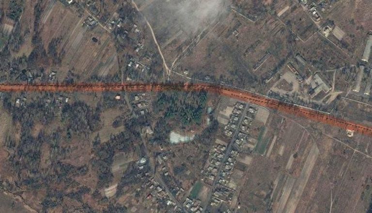 صورة أقمار صناعية تظهر رتلا عسكريا روسيا ضخم يزحف نحو كييف