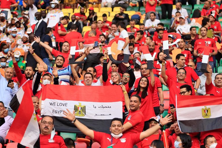 جماهير تشجع منتخب مصر في الكاميرون