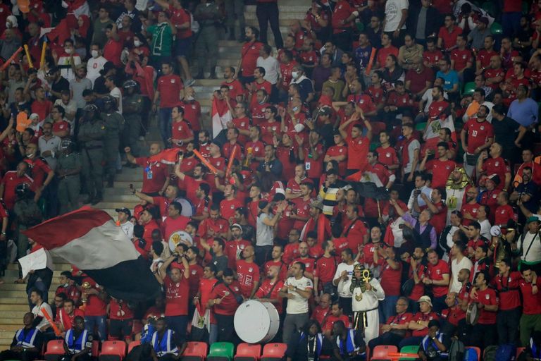 جماهير تشجع منتخب مصر في الكاميرون