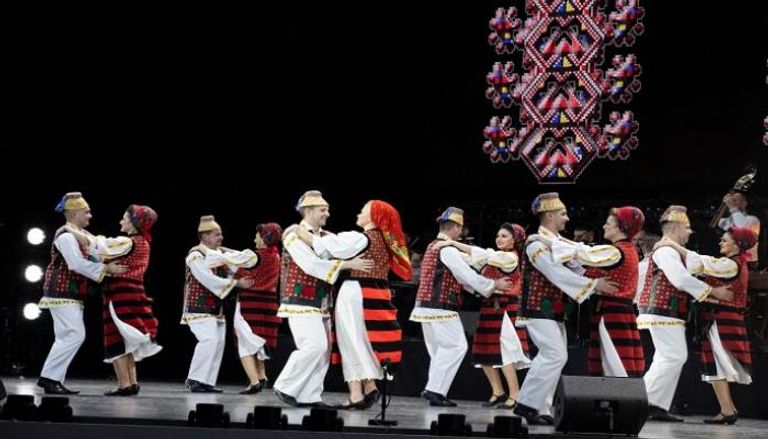 حفل الفرقة الشعبية الرومانية الراقصة في إكسبو 2020 دبي