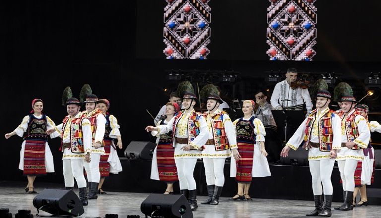 حفل الفرقة الشعبية الرومانية الراقصة في إكسبو 2020 دبي