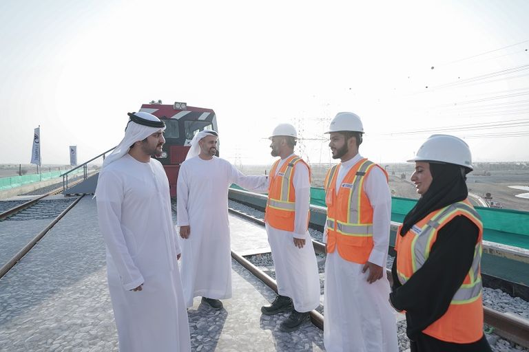 ربط أبوظبي ودبي بخط قطار مباشر ضمن شبكة 