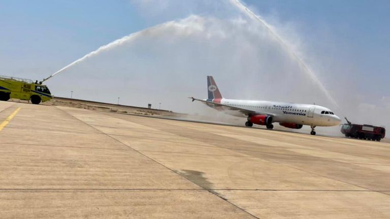 افتتاح مطار الغيضة في اليمن