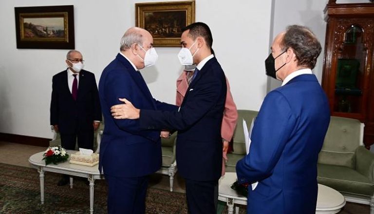 جانب من استقبال الرئيس الجزائري لوزير الخارجية الإيطالي