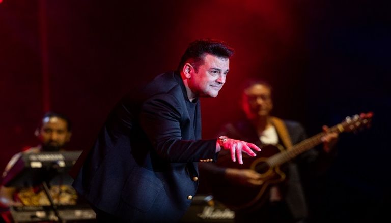 الفنان عدنان سامي خان